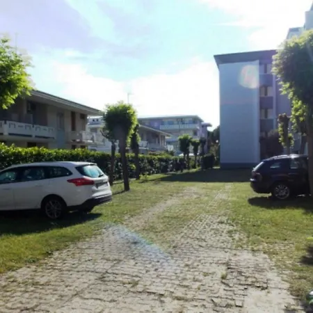 Charming Near The Apartment